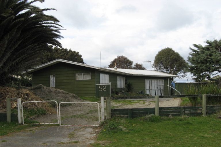 Photo of property in 52 Sarah Street, Waikawa Beach, Levin, 5573