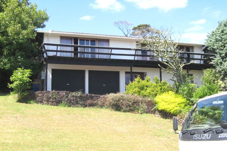 Photo of property in 10 Pemberton Avenue, Bayview, Auckland, 0629
