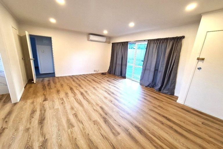 Photo of property in 45 Hogans Road, Glenfield, Auckland, 0629