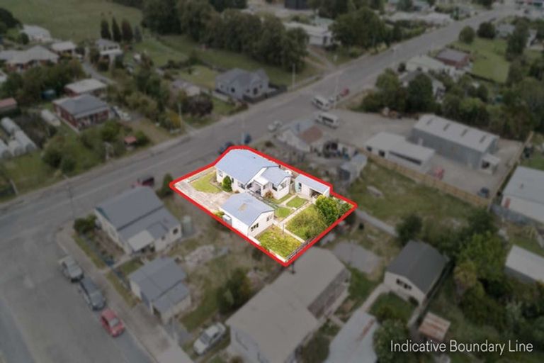 Photo of property in 23 Main Road, Owaka, 9535