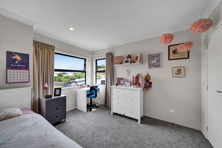 Photo of property in 13 Te Arakete Place, Hurworth, New Plymouth, 4310