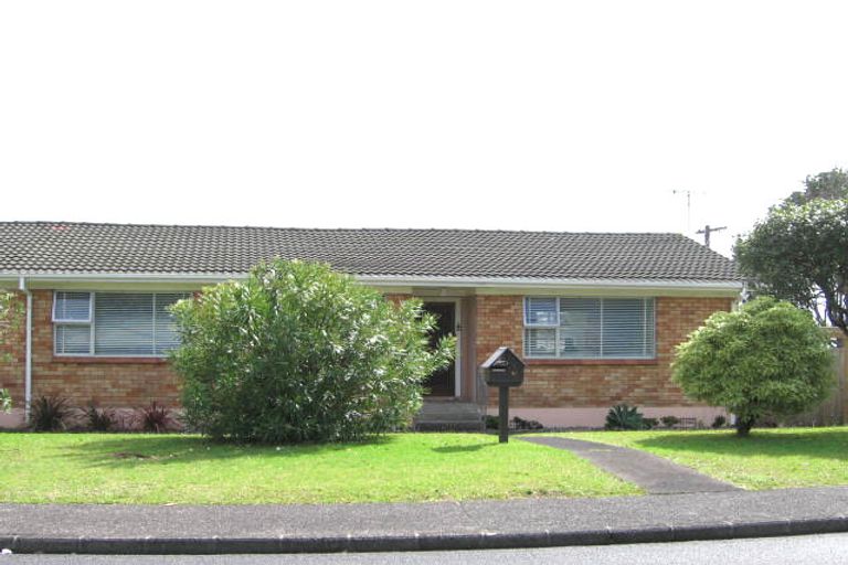 Photo of property in 2/62 Vera Road, Te Atatu South, Auckland, 0610