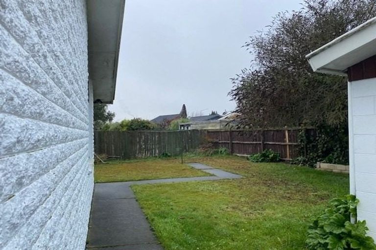 Photo of property in 25 Rosedale Place, Avonhead, Christchurch, 8042