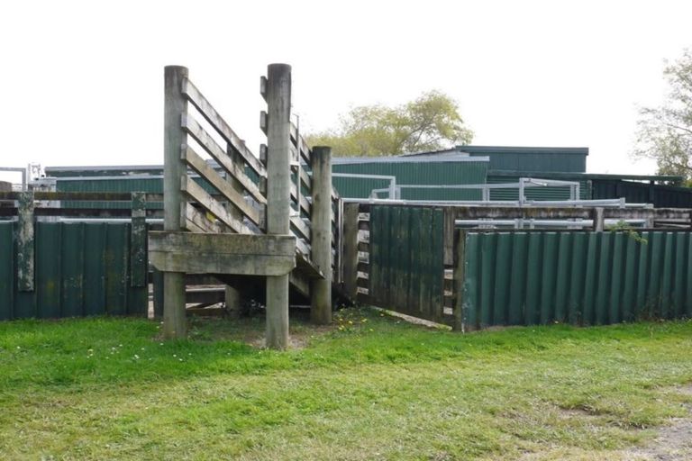 Photo of property in 890 Mangorei Road, Mangorei, New Plymouth, 4371