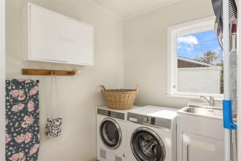 Photo of property in 6 Burwood Place, Silverdale, Hamilton, 3216