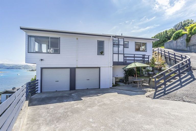 Photo of property in 20 Forth Place, Papakowhai, Porirua, 5024