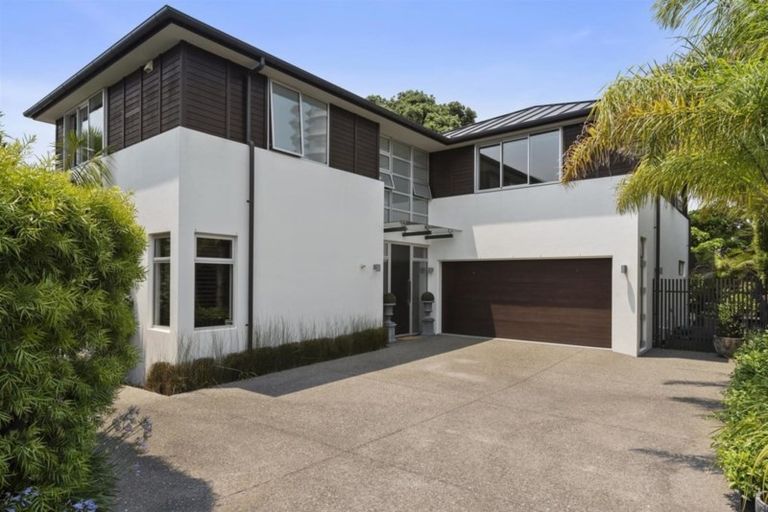 Photo of property in 8 Sylvan Park Avenue, Milford, Auckland, 0620