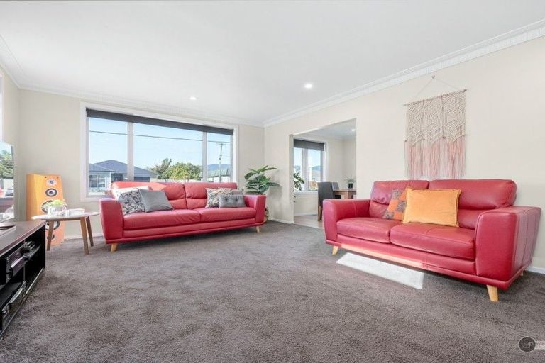 Photo of property in 51 Golders Road, Elderslea, Upper Hutt, 5018