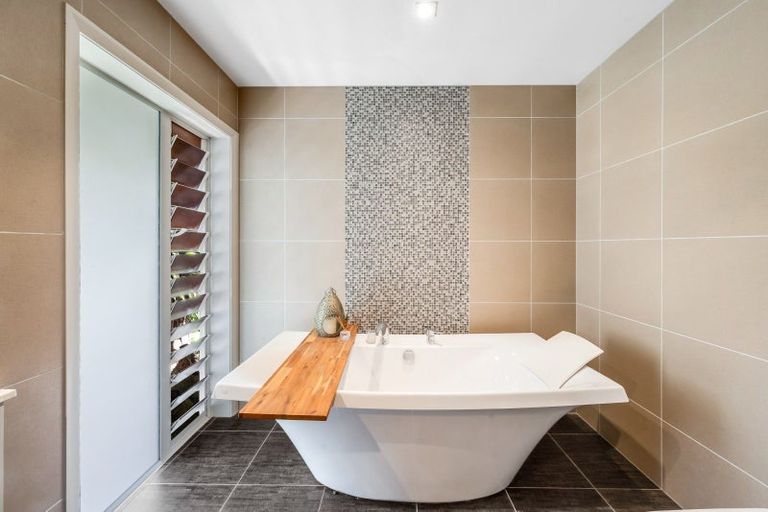 Photo of property in 17 Pearson Road, Whitford, 2571