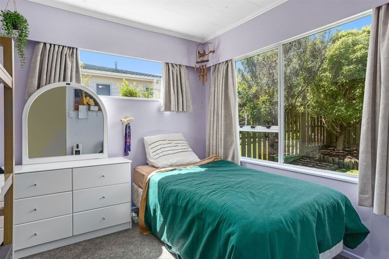 Photo of property in 4 Ettrick Grove, Papakowhai, Porirua, 5024