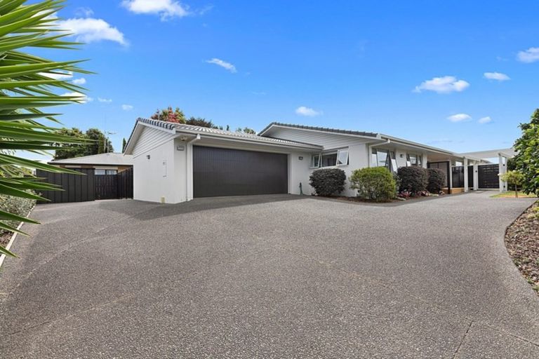 Photo of property in 37 Glenmonarch Place, Pyes Pa, Tauranga, 3112