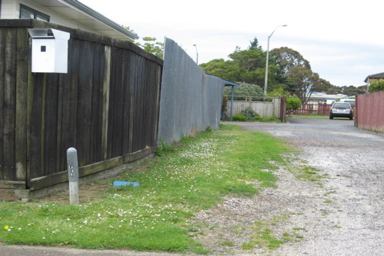 Photo of property in 8 Tacon Place, Mangere, Auckland, 2022