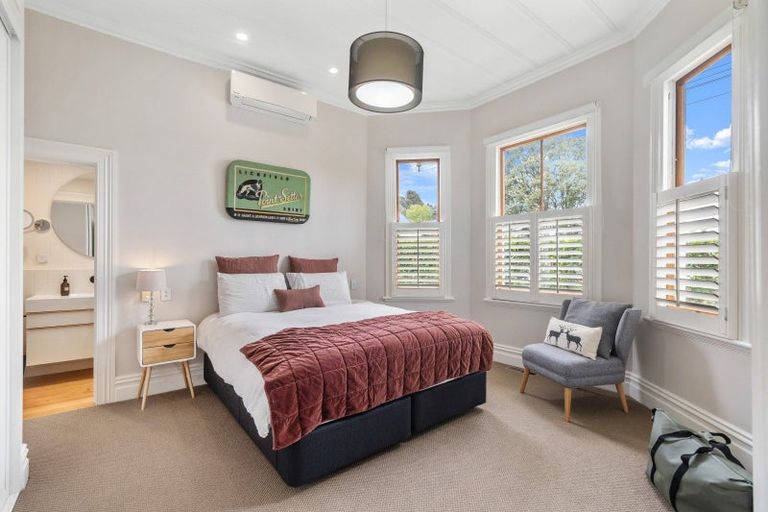 Photo of property in 2 Ewen Alison Avenue, Devonport, Auckland, 0624