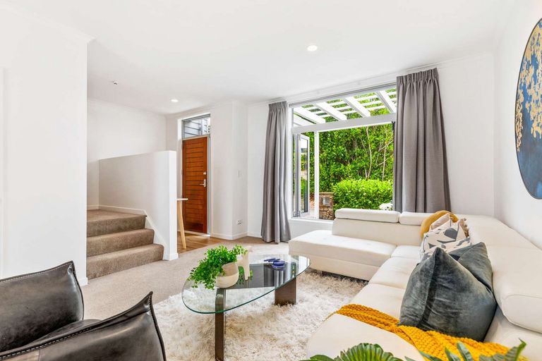 Photo of property in 36 Gunner Drive, Te Atatu Peninsula, Auckland, 0610