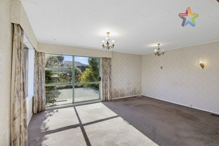 Photo of property in 1 Otira Grove, Kelson, Lower Hutt, 5010