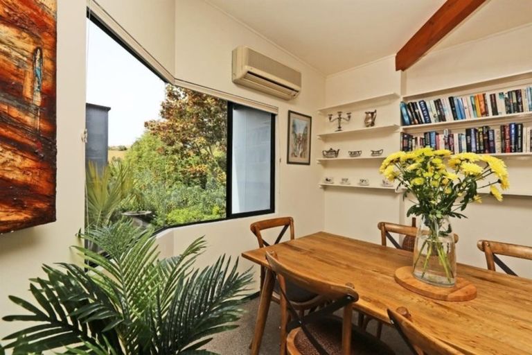 Photo of property in 30 Toop Street, Havelock North, 4130