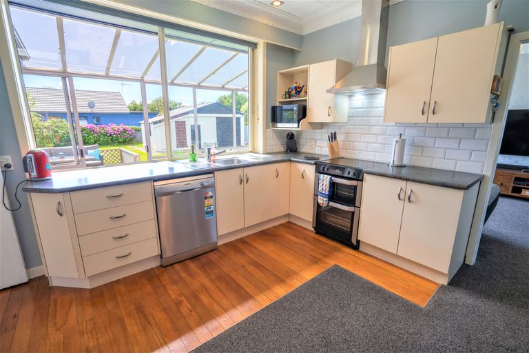 Photo of property in 242 Chelmsford Street, Waverley, Invercargill, 9810