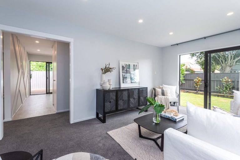 Photo of property in 1/48 Jeffreys Road, Fendalton, Christchurch, 8052