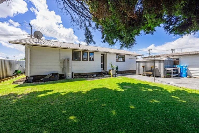 Photo of property in 2/2 Resolute Way, Papakura, 2110