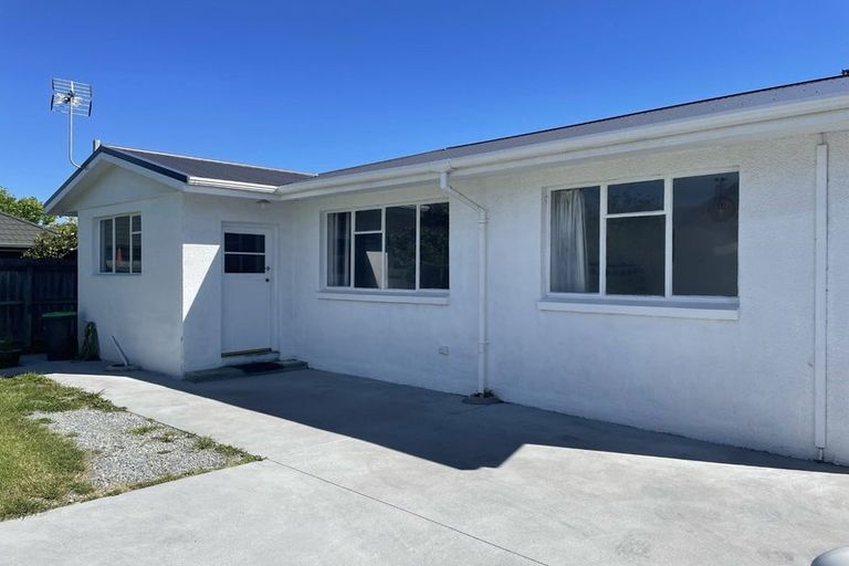 Photo of property in 422 Memorial Avenue, Burnside, Christchurch, 8053