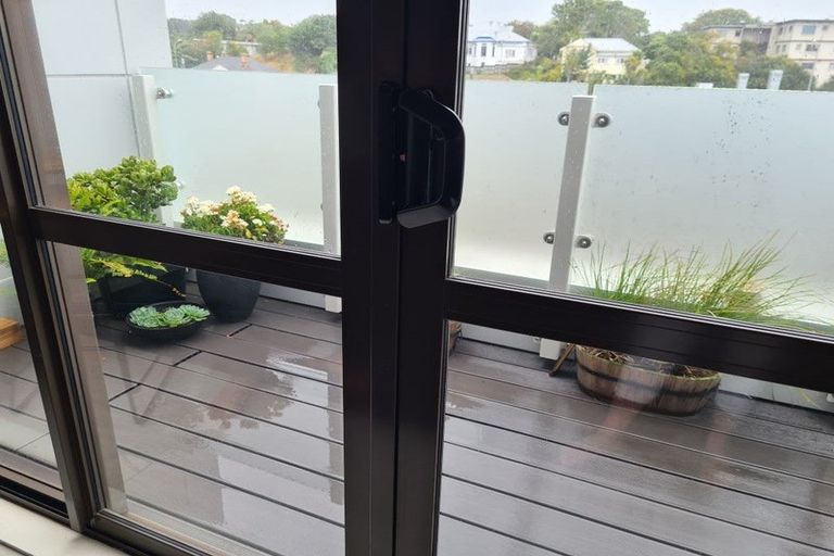 Photo of property in 304/3 Morningside Drive, Morningside, Auckland, 1025