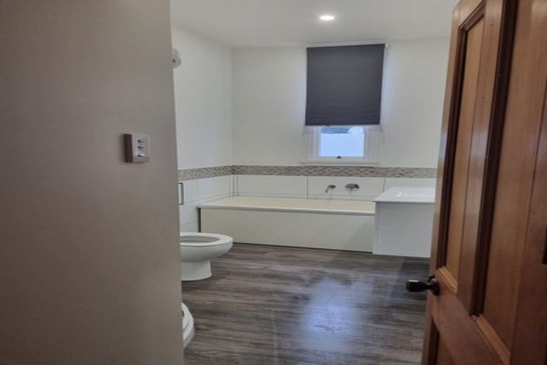 Photo of property in 69 Milton Road, Bluff Hill, Napier, 4110