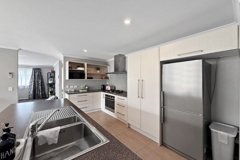 Photo of property in 17 Poulson Grove, Trentham, Upper Hutt, 5018