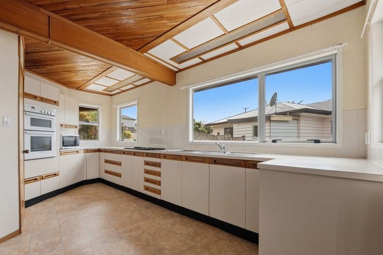 Photo of property in 272 Sturges Road, Henderson, Auckland, 0612