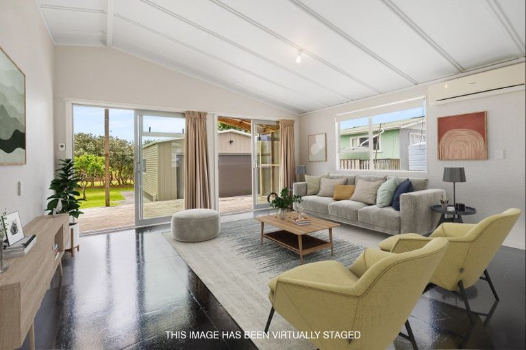 Photo of property in 17 Bream Bay Drive, Ruakaka, 0116