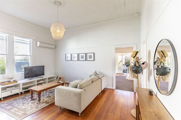 Photo of property in 95 Wellesley Road, Napier South, Napier, 4110