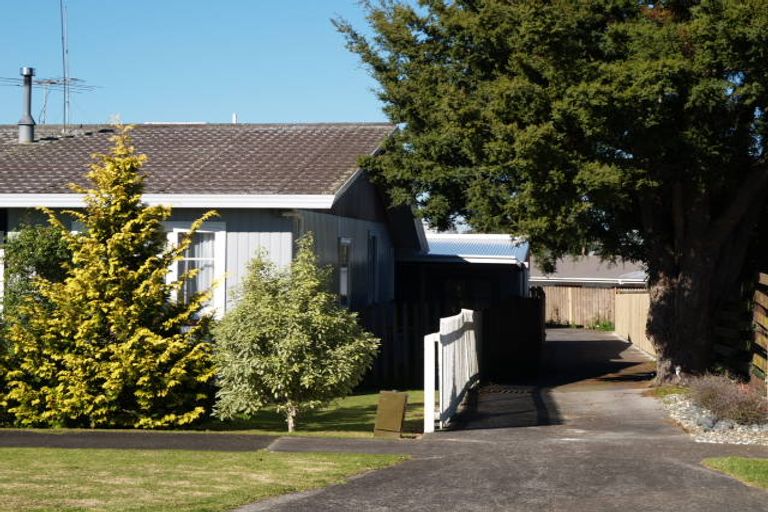 Photo of property in 2/3 Thompson Street, Mangere East, Auckland, 2024