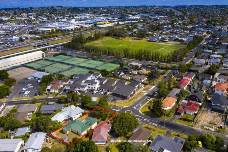 Photo of property in 40 Bond Crescent, Forrest Hill, Auckland, 0620