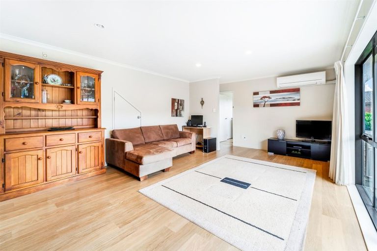 Photo of property in 10 Jelas Road, Red Beach, 0932