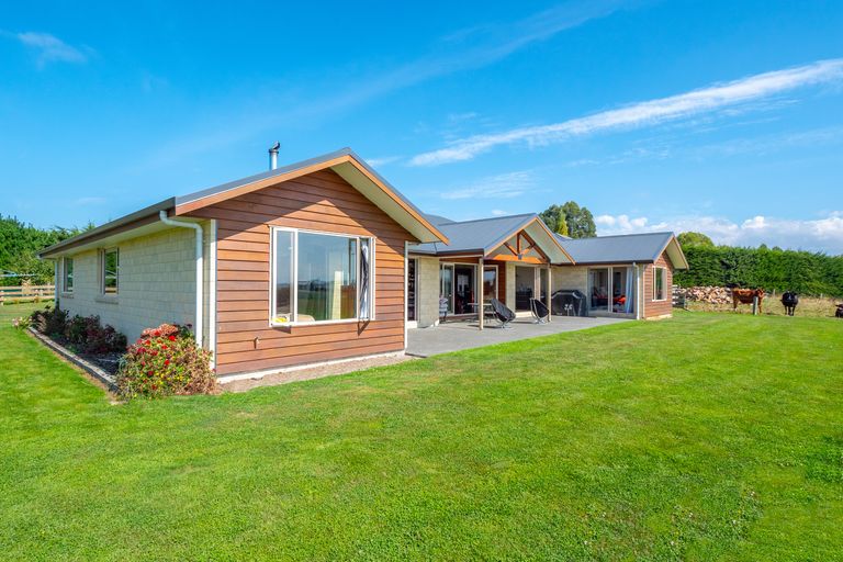 Photo of property in 437 Rolling Ridges Road, Levels Valley, Timaru, 7975