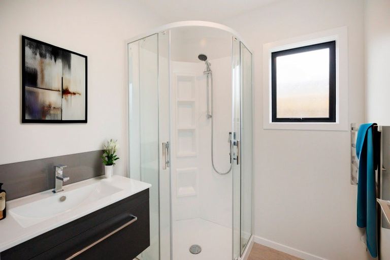 Photo of property in 68b Hedges Street, Sanson, 4817