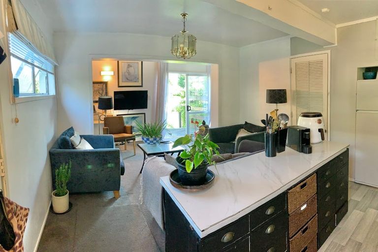 Photo of property in 35 Tahuna Road, Paihia, 0200