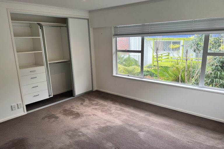 Photo of property in 19 Parr Terrace, Castor Bay, Auckland, 0620