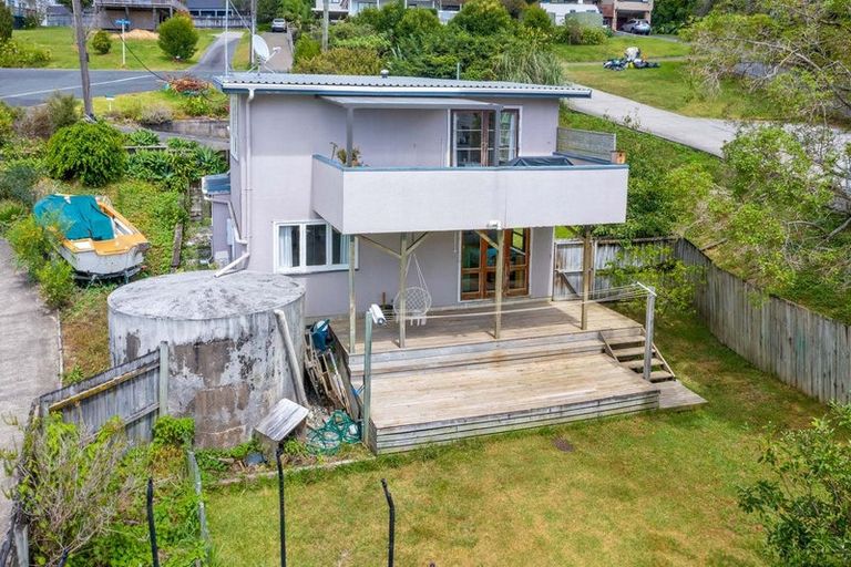 Photo of property in 2 Rata Road, Stanmore Bay, Whangaparaoa, 0932