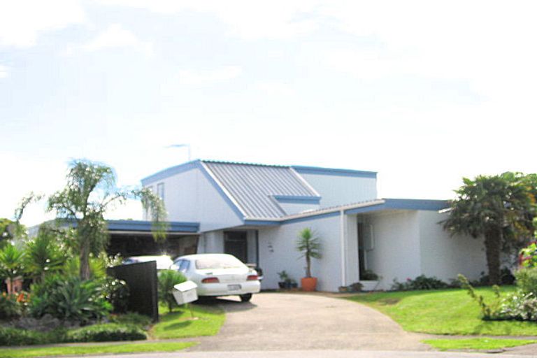 Photo of property in 32 Tyrian Close, Half Moon Bay, Auckland, 2012