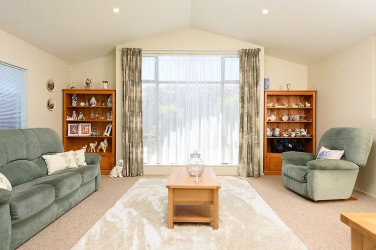 Photo of property in 44 Falcon Drive, Welcome Bay, Tauranga, 3112