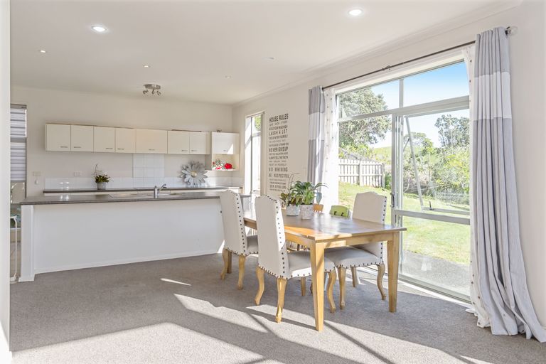 Photo of property in 33 Fingal Way, Gulf Harbour, Whangaparaoa, 0930