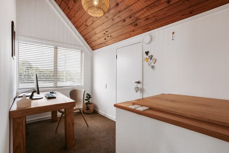 Photo of property in 306 Omokoroa Road, Omokoroa, 3114