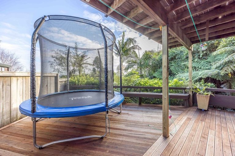 Photo of property in 2/33-35 Teal Crescent, Beach Haven, Auckland, 0626