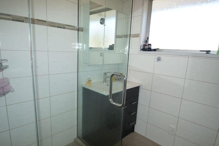 Photo of property in 1/14 Salford Avenue, Redwood, Christchurch, 8051