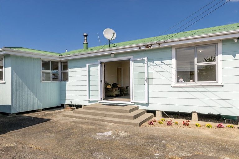 Photo of property in 160a Winchester Street, Levin, 5510