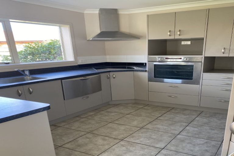 Photo of property in 18 Gilligan Close, College Estate, Whanganui, 4500