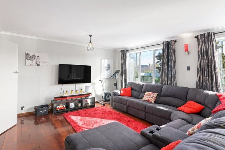 Photo of property in 64 Alfred Street, Fairfield, Hamilton, 3214