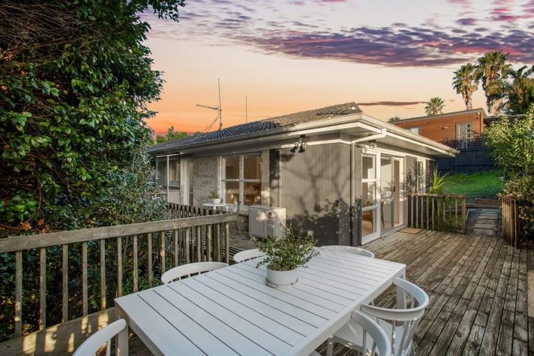 Photo of property in 28b Kathleen Street, Totara Vale, Auckland, 0627