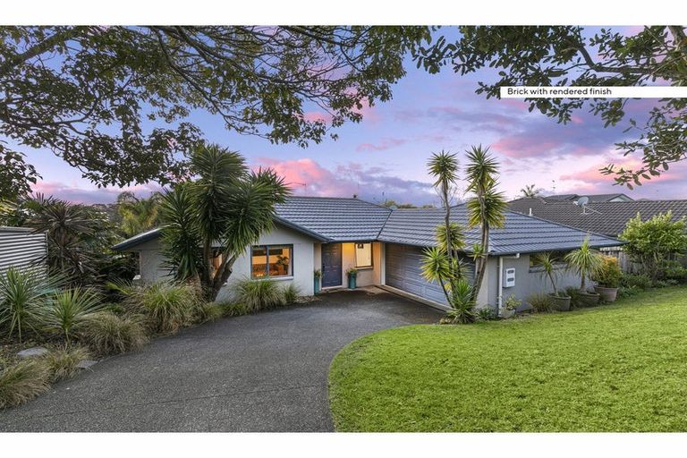 Photo of property in 17 Matija Place, Red Beach, 0932