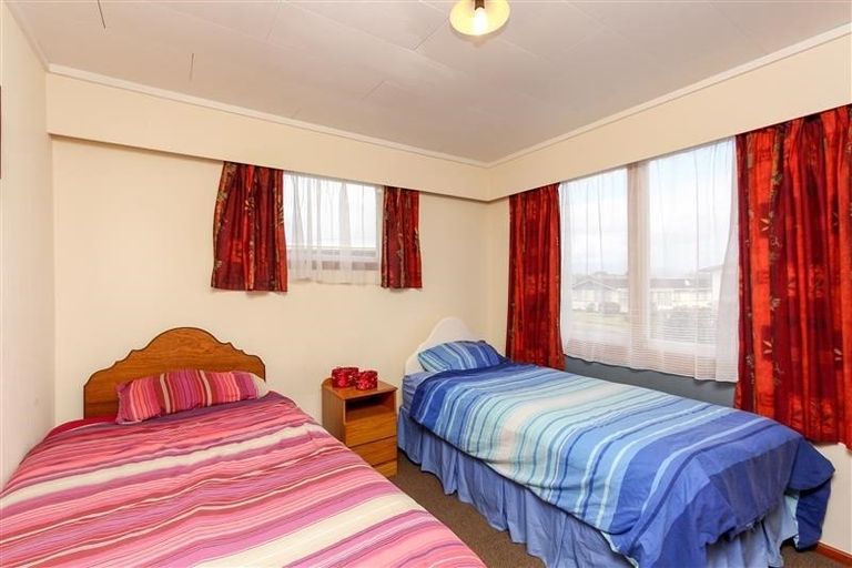 Photo of property in 49 Nevada Drive, Merrilands, New Plymouth, 4312